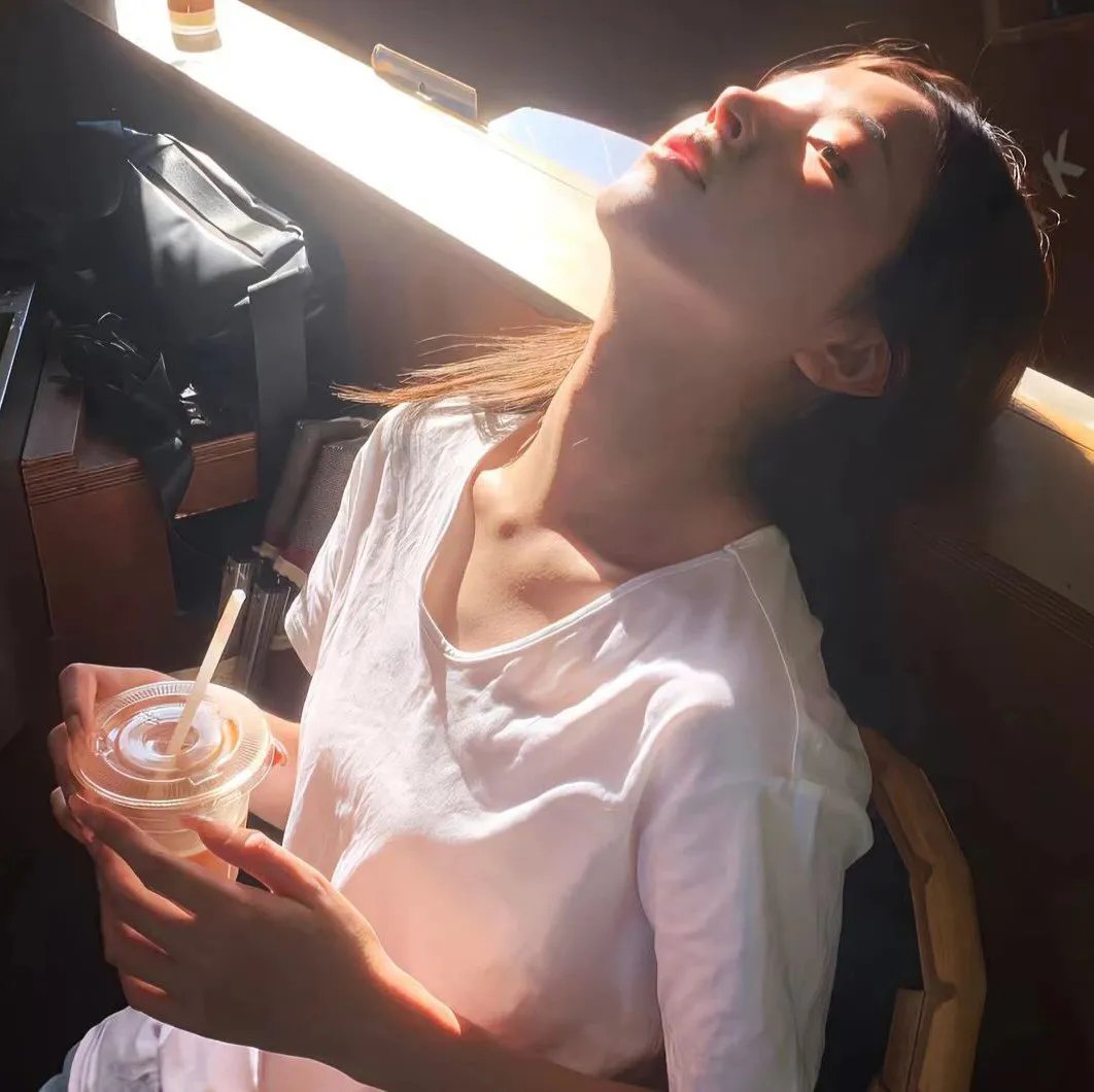 互换身体后，首富老公每天替我受虐